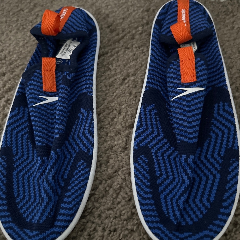 Kid’s junior surf walker speedo shoes